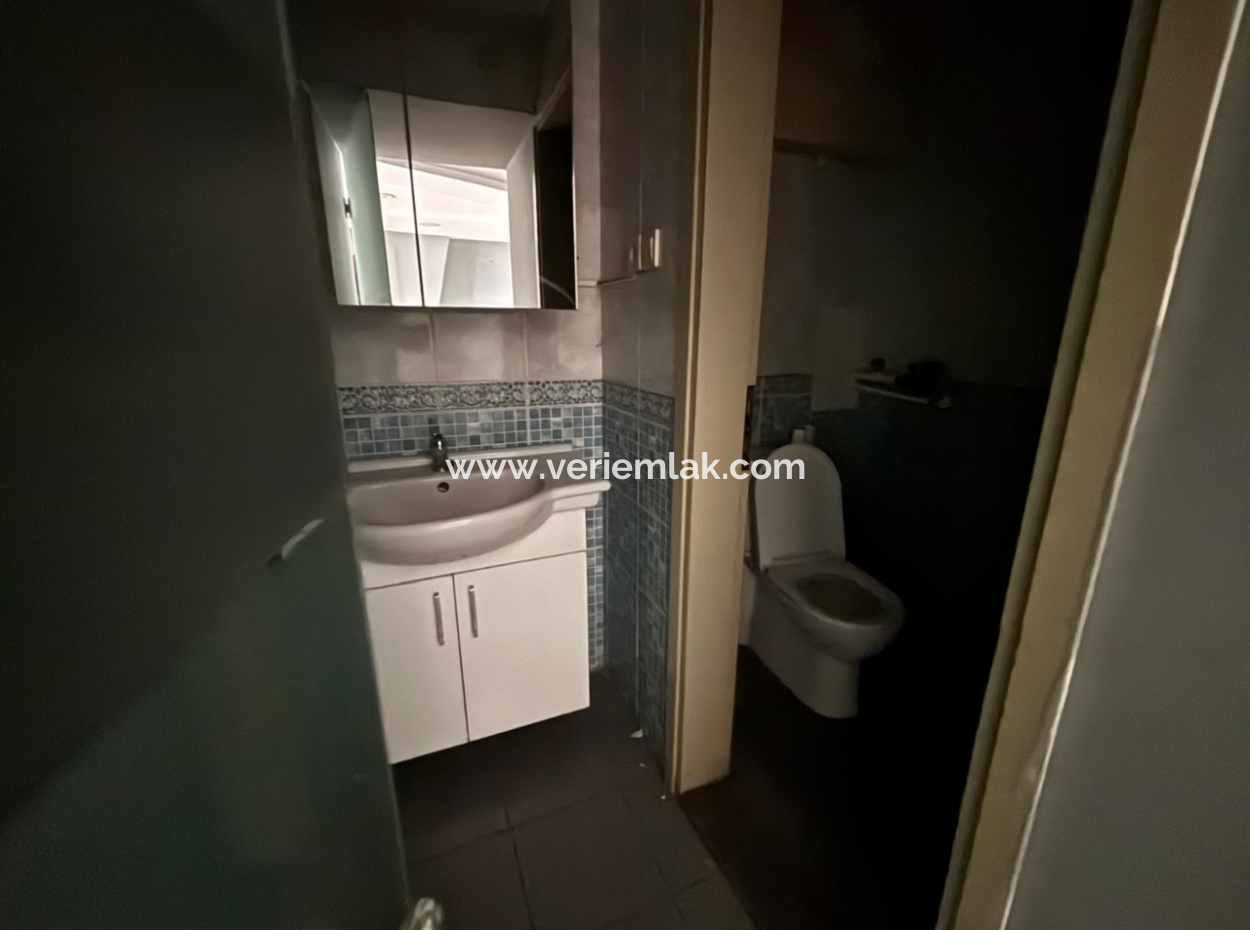 Alsancak Kıbrıs Şehitleri Caddesi Üzerinde 3.Kat Kiralık Büro