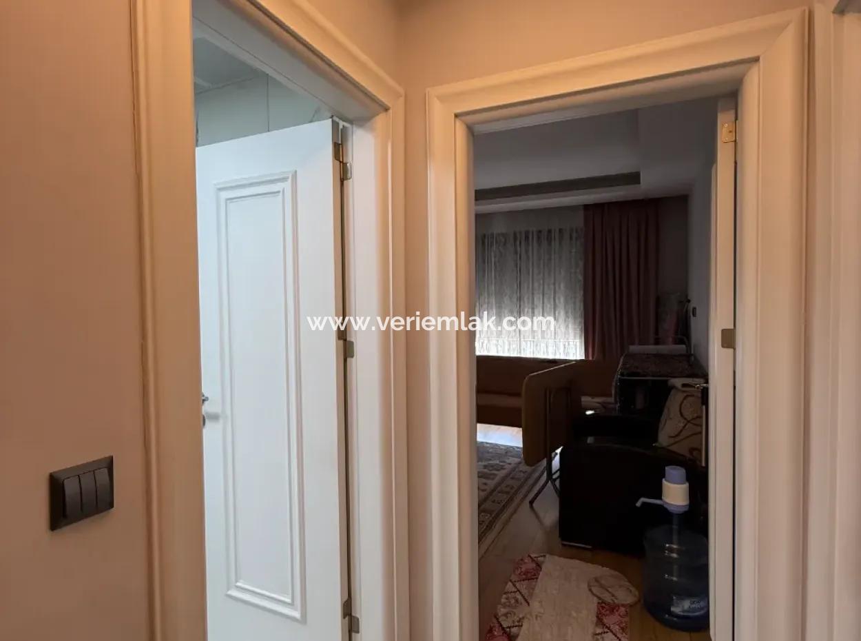 Seferihisar Camikebir Mahallesi – Merkezde, Satılık 1+1 Balkonlu Daire