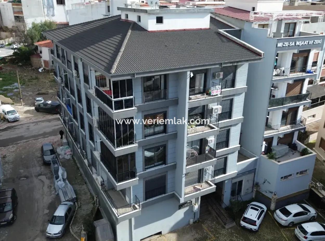Seferihisar Camikebir Mahallesi – Merkezde, Satılık 1+1 Balkonlu Daire