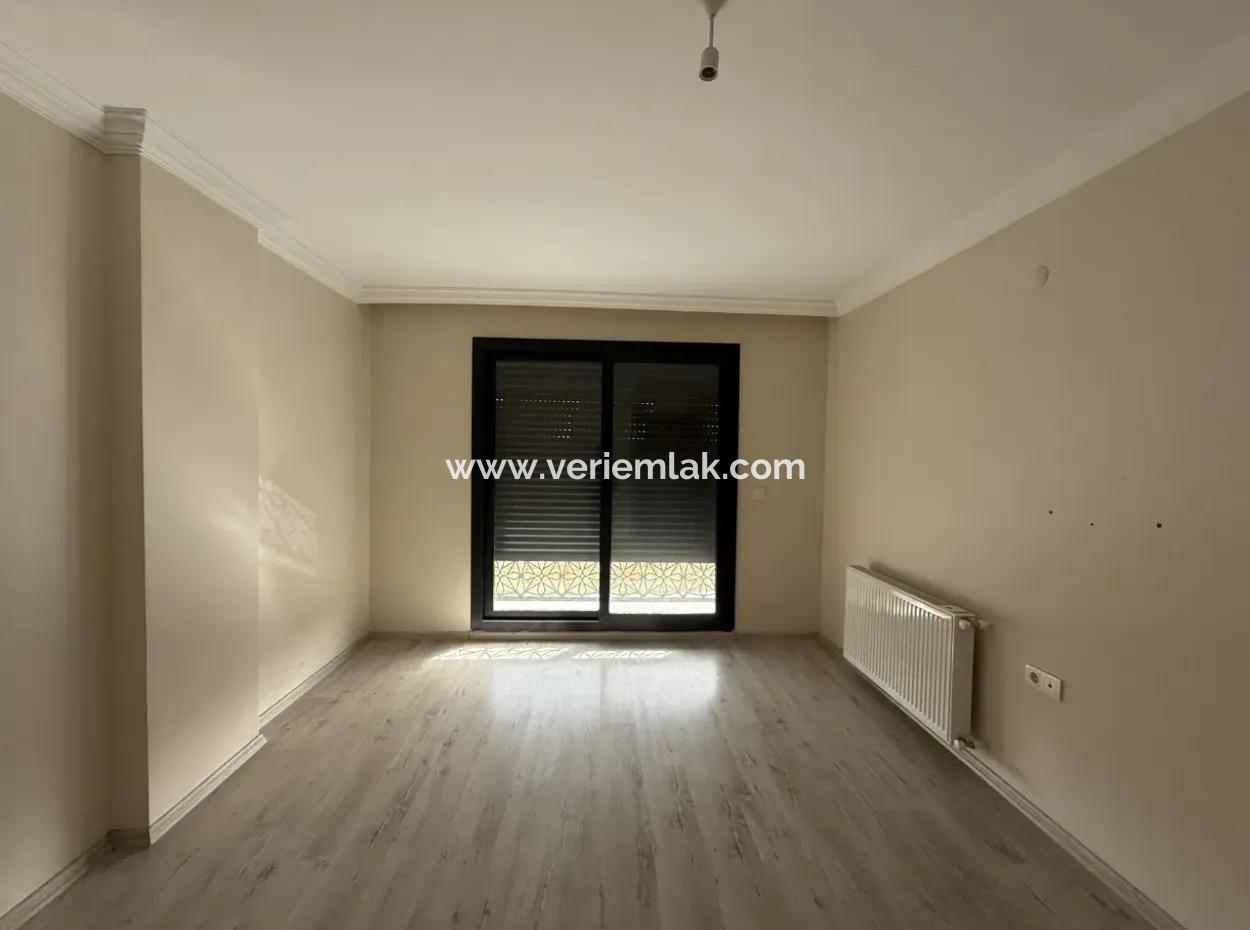 Seferihisar Camiikebir Mahallesi – Gözsüzler Caddesi’nde Satılık 2+1 Daire