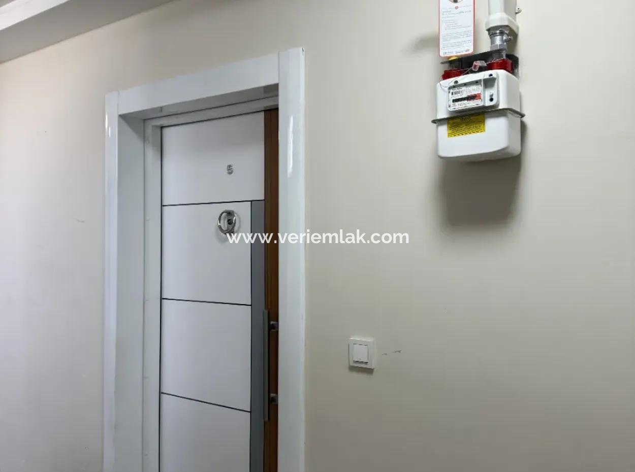 Seferihisar Camiikebir Mahallesi – Gözsüzler Caddesi’nde Satılık 2+1 Daire