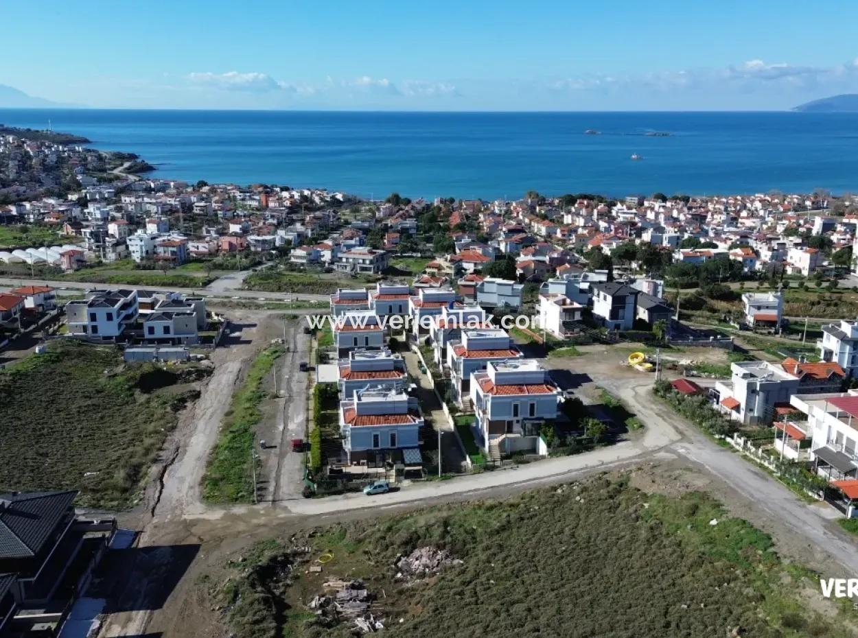 Seferihisar Akarca Tepecik’te | Deniz Manzaralı | Siteler Bölgesinde | İkiz Villa İmarlı Satılık Arsa