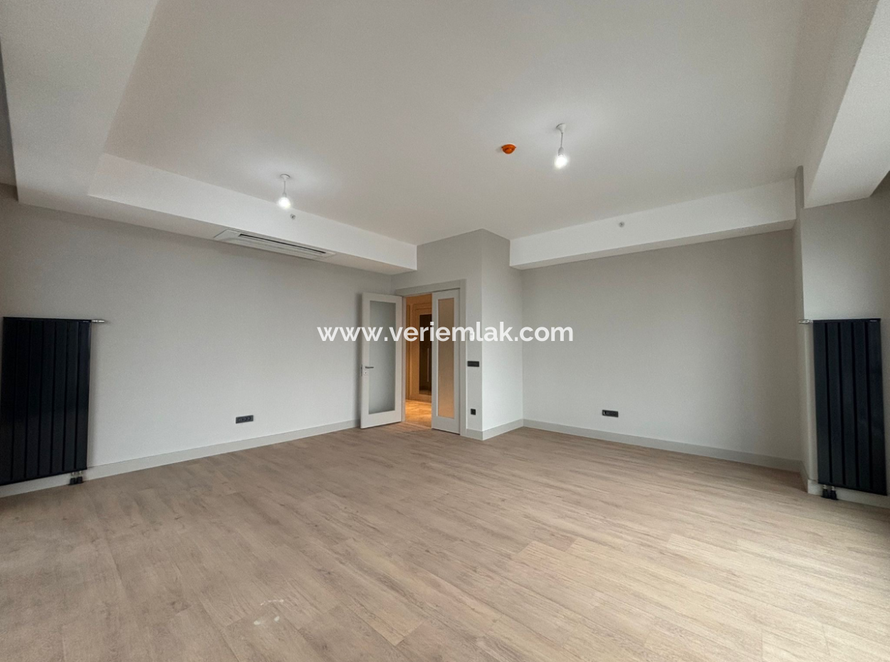 Alsancak  Evora Projesinde 19.Kat 3+1 120 M2 Deniz Manzaralı Kiralık Daire