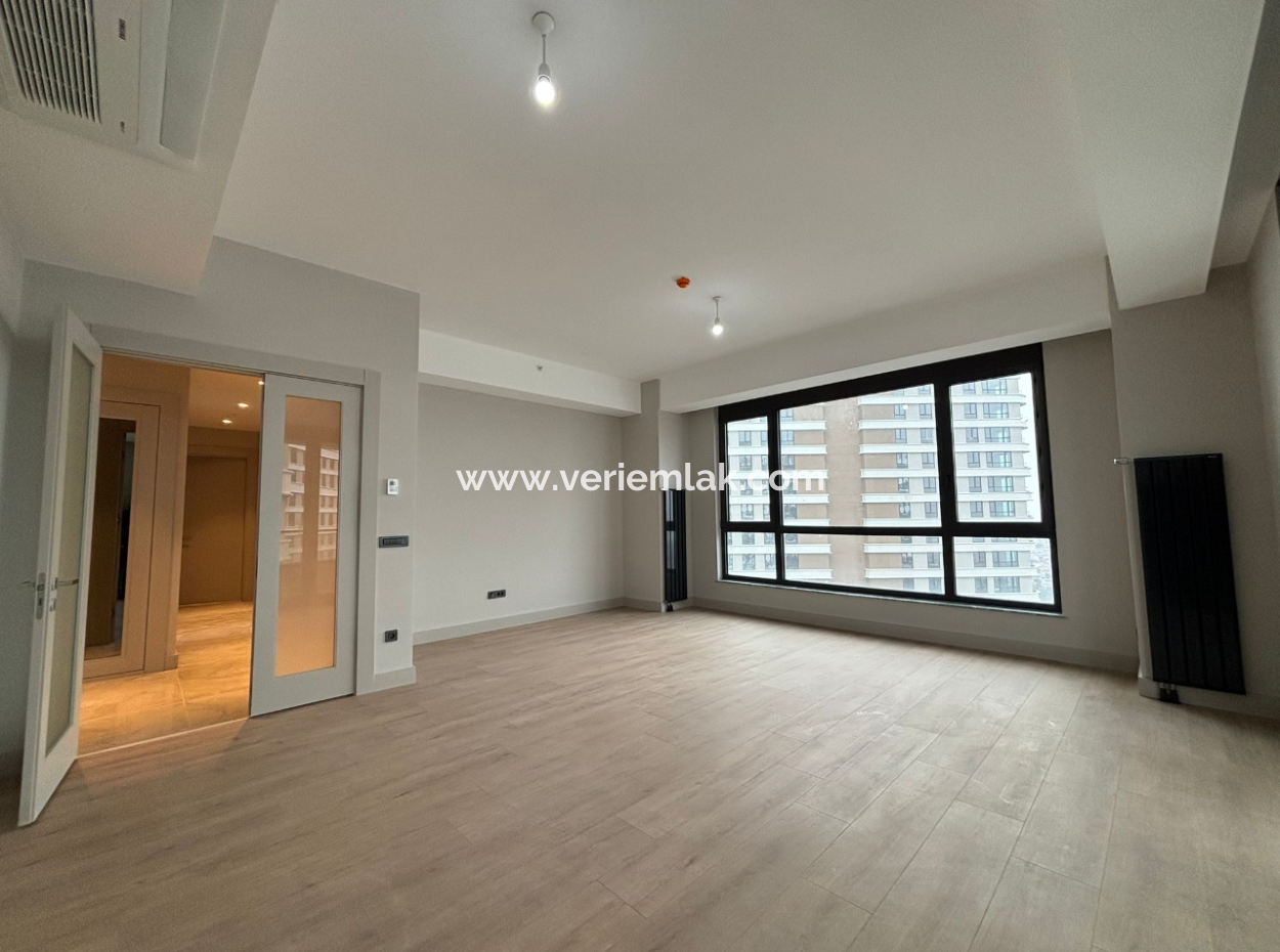 Alsancak  Evora Projesinde 19.Kat 3+1 120 M2 Deniz Manzaralı Kiralık Daire