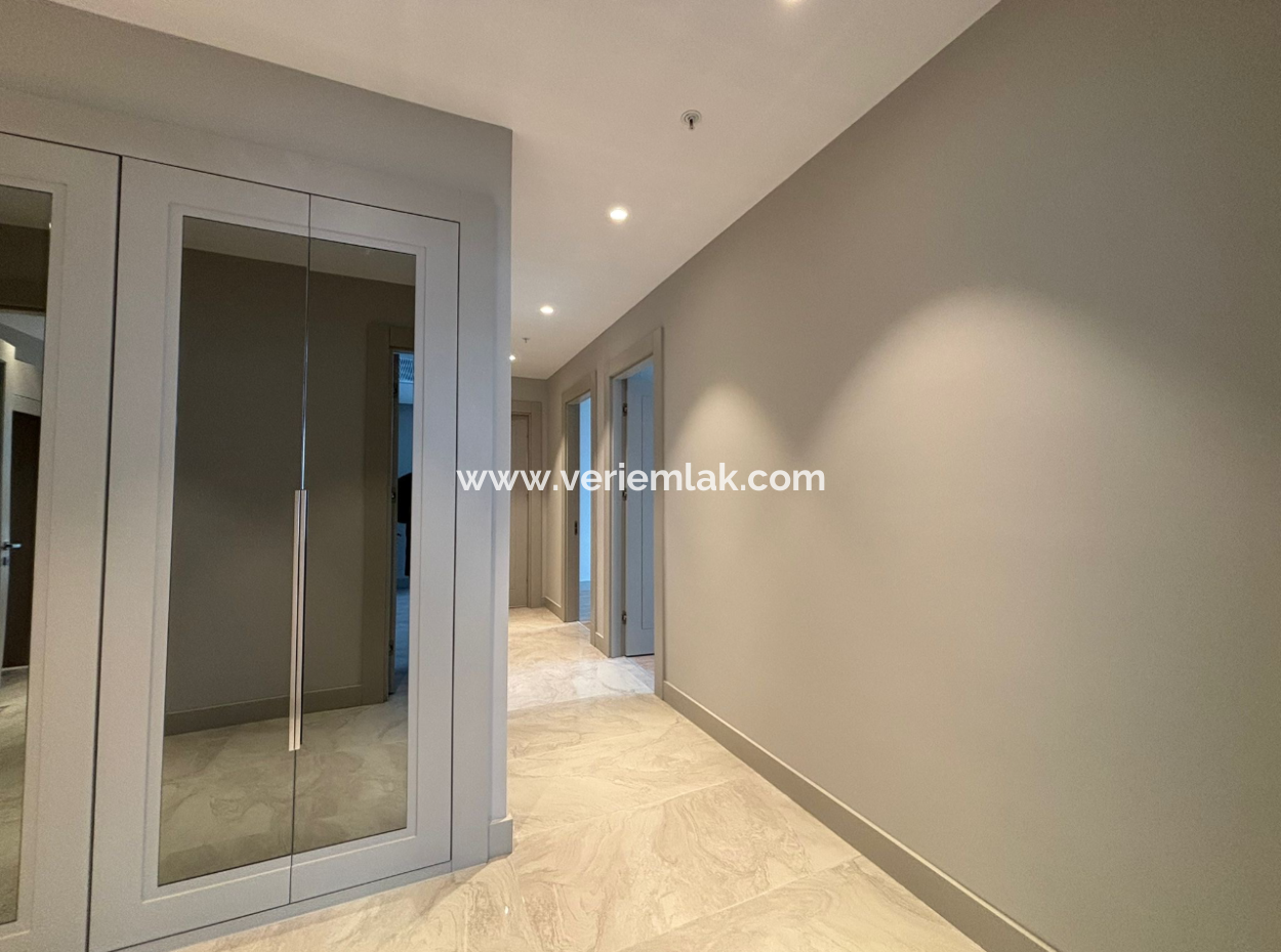 Alsancak  Evora Projesinde 19.Kat 3+1 120 M2 Deniz Manzaralı Kiralık Daire