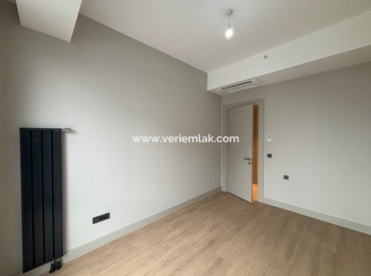 Alsancak  Evora Projesinde 19.Kat 3+1 120 M2 Deniz Manzaralı Kiralık Daire