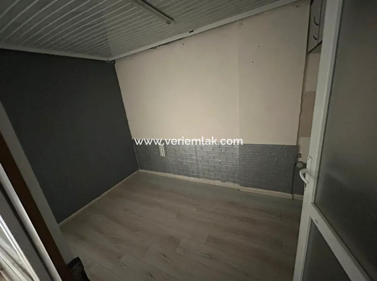 Kahramanlar Camisinin Karşı Köşesi' De 1417 Sokak’ta 70 M² Toplam  Giriş + Bodrum Kiralık Ofis