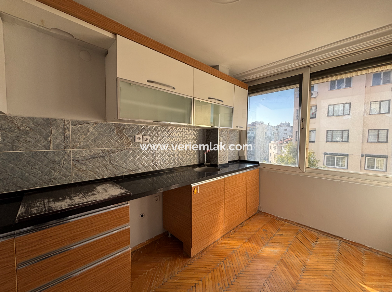 Alsancak Devlet Hastanesi Karşısı Köşe 2+1 Kiralık İş Yeri /Büro