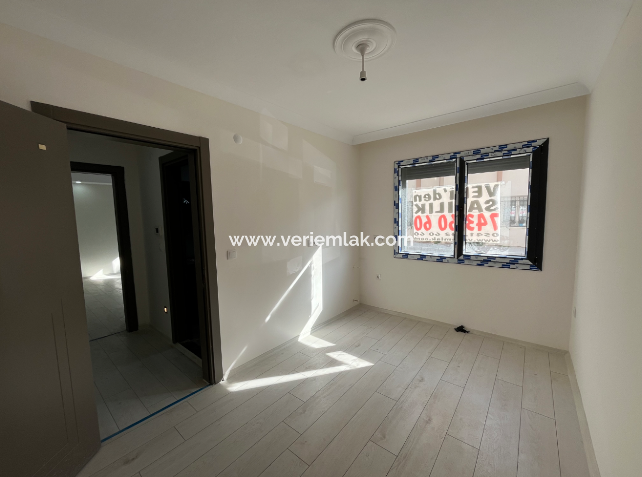 Seferihisar Hıdırlık’ta Şehir Merkezinde Sıfır 1+1 Satılık Daire