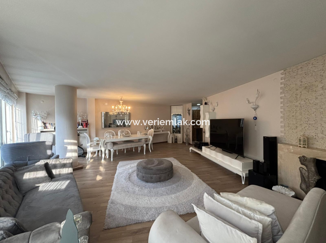 Alsancak Gündoğdu Meydanı Yakını Lüks Eşyalı 3+1 Kiralık Daire