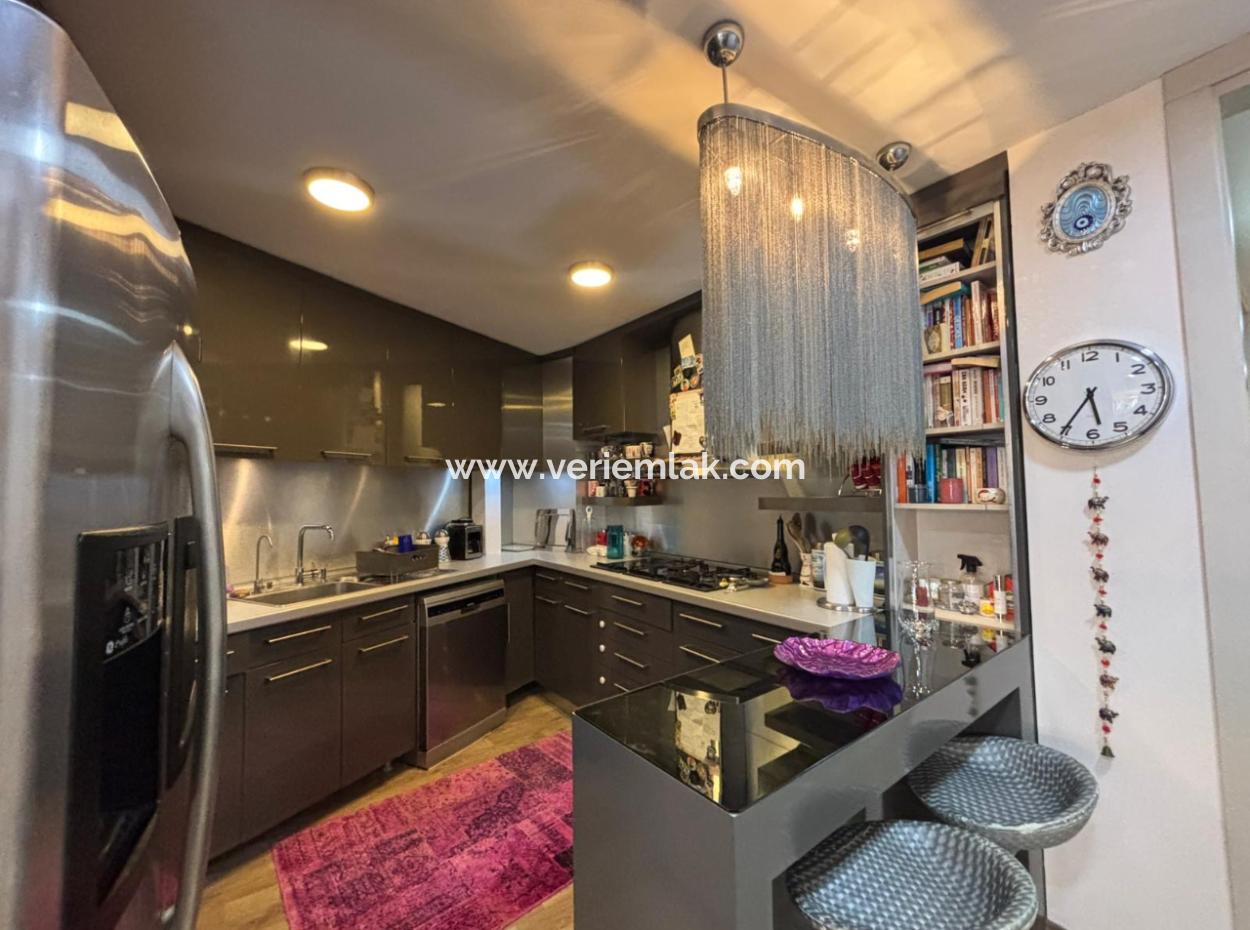 Alsancak Gündoğdu Meydanı Yakını Lüks Eşyalı 3+1 Kiralık Daire