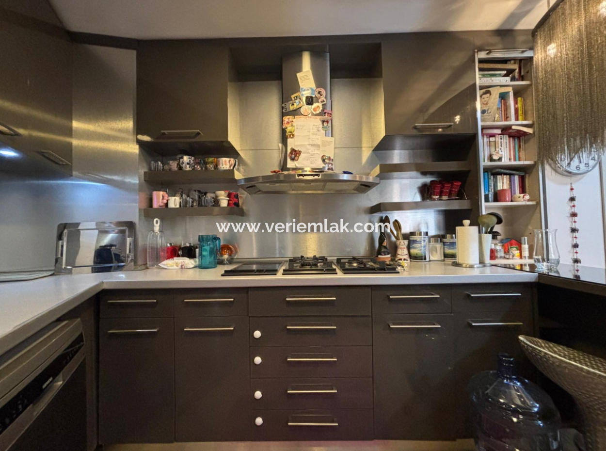 Alsancak Gündoğdu Meydanı Yakını Lüks Eşyalı 3+1 Kiralık Daire