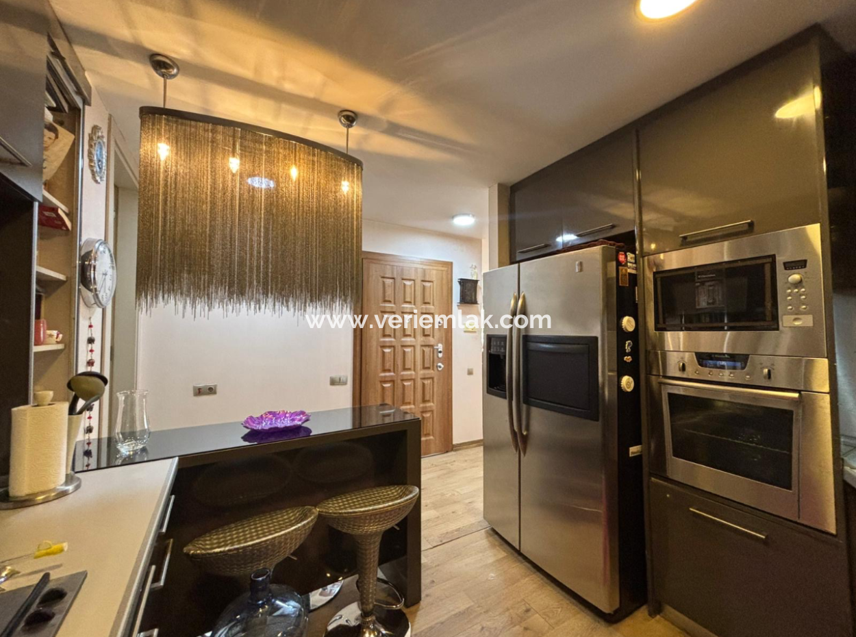 Alsancak Gündoğdu Meydanı Yakını Lüks Eşyalı 3+1 Kiralık Daire