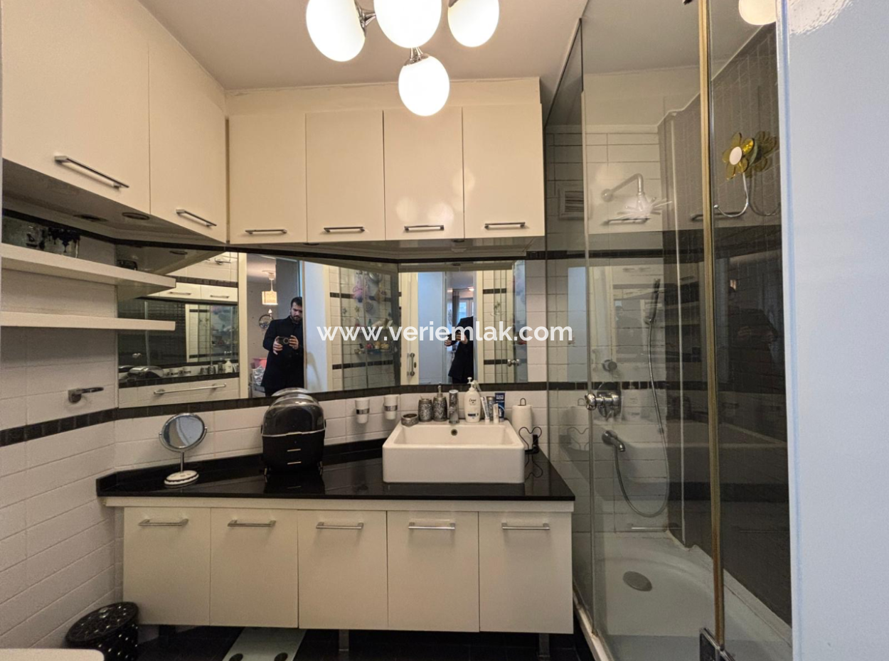 Alsancak Gündoğdu Meydanı Yakını Lüks Eşyalı 3+1 Kiralık Daire