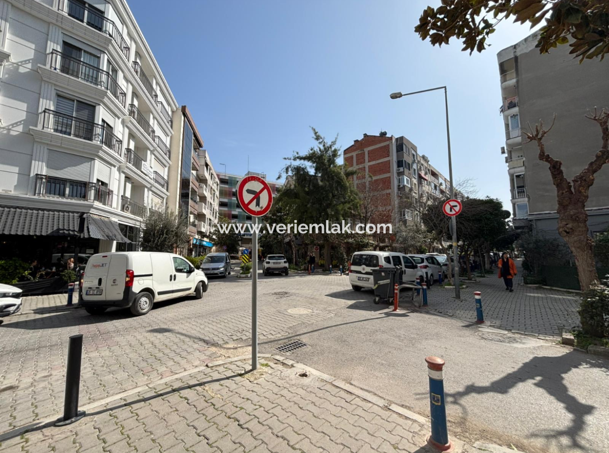 Alsancak  Kahramanlarda 26M2 Otomatik Panjurlu Kiralık Dükkan