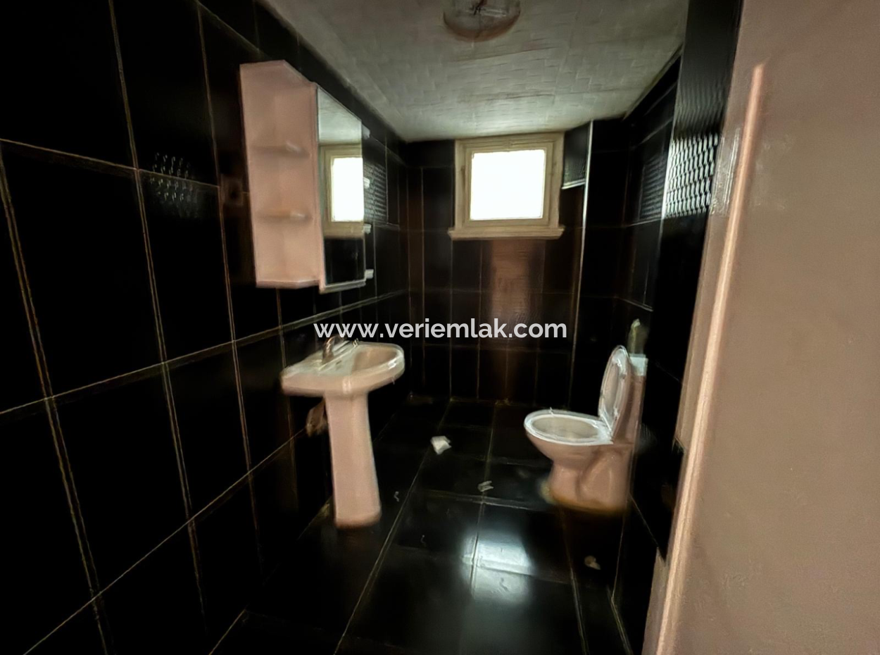 Alsancak Kıbrıs Şehitleri Caddesi Üzerinde 2+1 Büro/Ofis