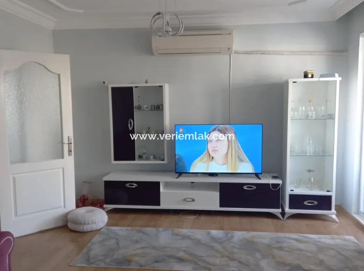 Kuşadası Zeytin Tepe Sitesi’nde Havuzlu, Eşyalı 2+1 Kiralık Daire