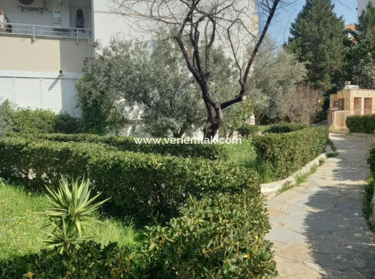 Kuşadası Zeytin Tepe Sitesi’nde Havuzlu, Eşyalı 2+1 Kiralık Daire