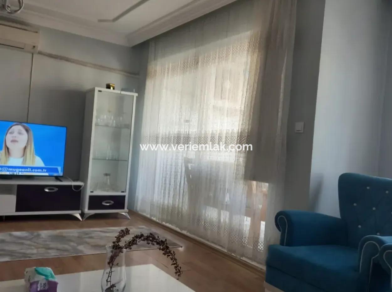 Kuşadası Zeytin Tepe Sitesi’nde Havuzlu, Eşyalı 2+1 Kiralık Daire