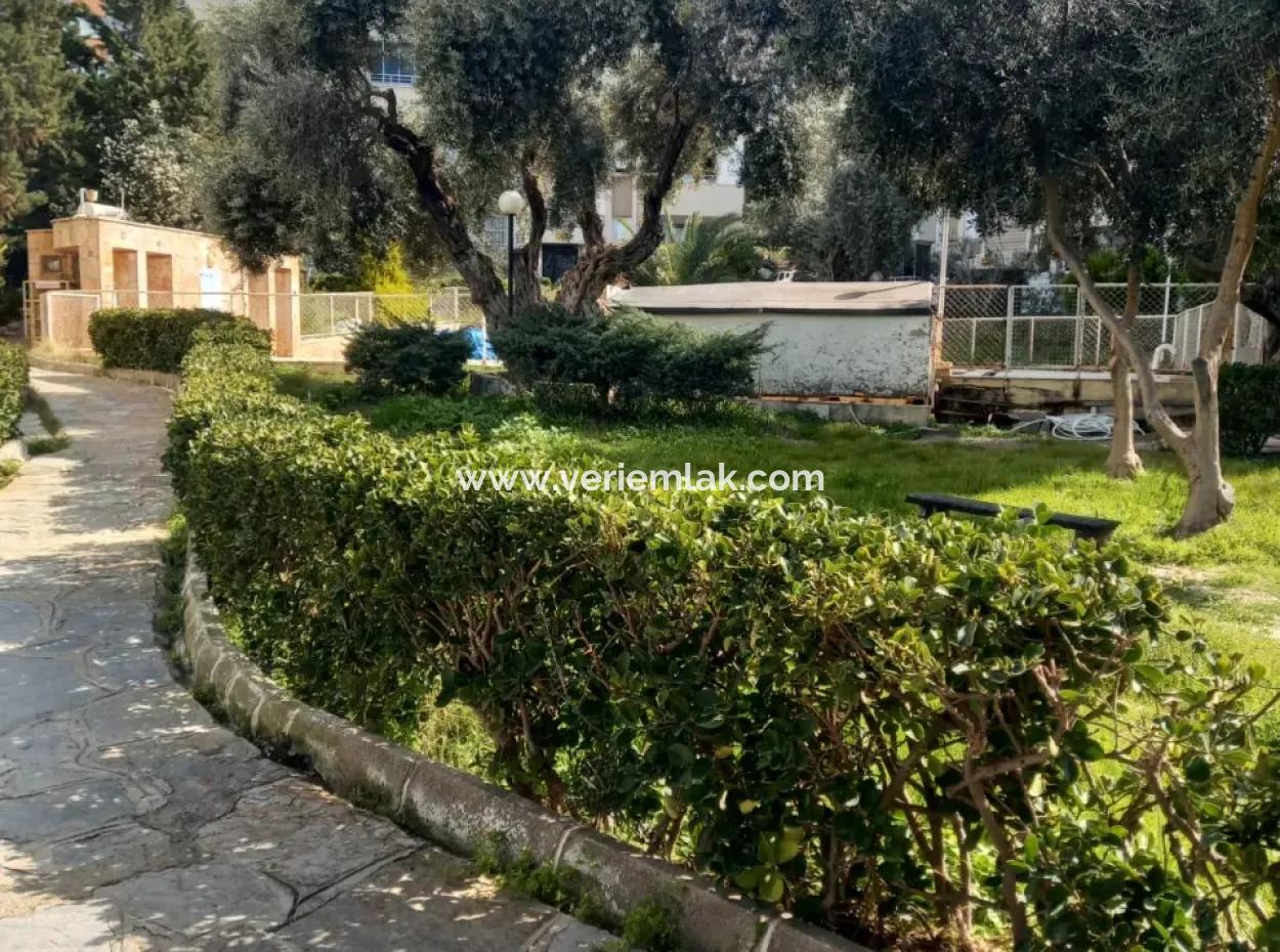 Kuşadası Zeytin Tepe Sitesi’nde Havuzlu, Eşyalı 2+1 Kiralık Daire