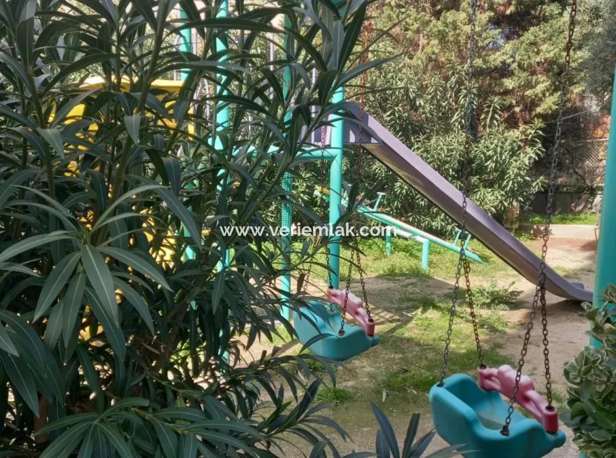 Kuşadası Zeytin Tepe Sitesi’nde Havuzlu, Eşyalı 2+1 Kiralık Daire