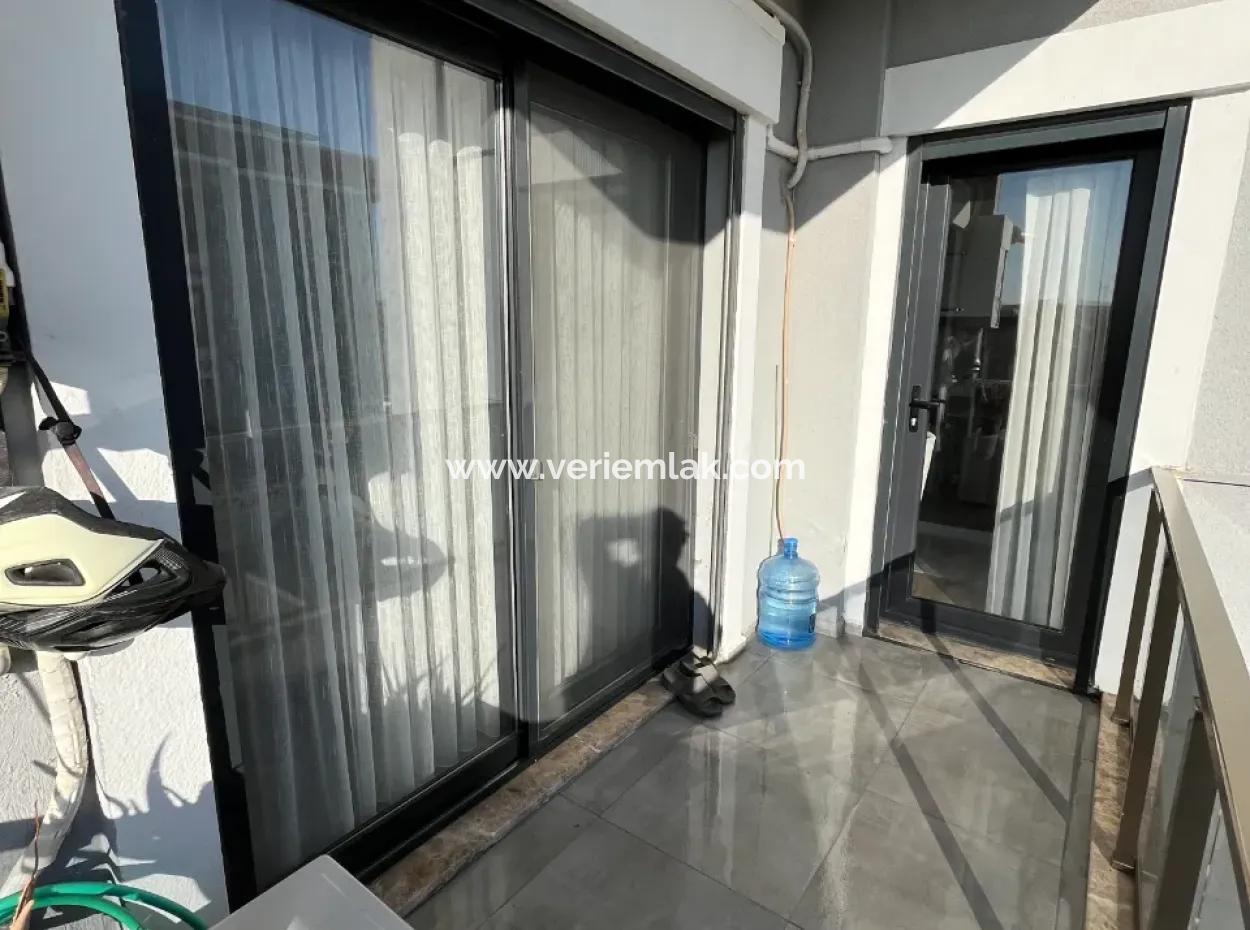 Seferihisar Necat Hepkon Mahallesi’nde Havuzlu Site İçerisinde Satılık 3+1 Daire