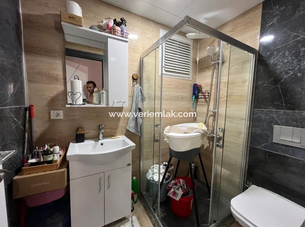 Seferihisar Necat Hepkon Mahallesi’nde Havuzlu Site İçerisinde Satılık 3+1 Daire