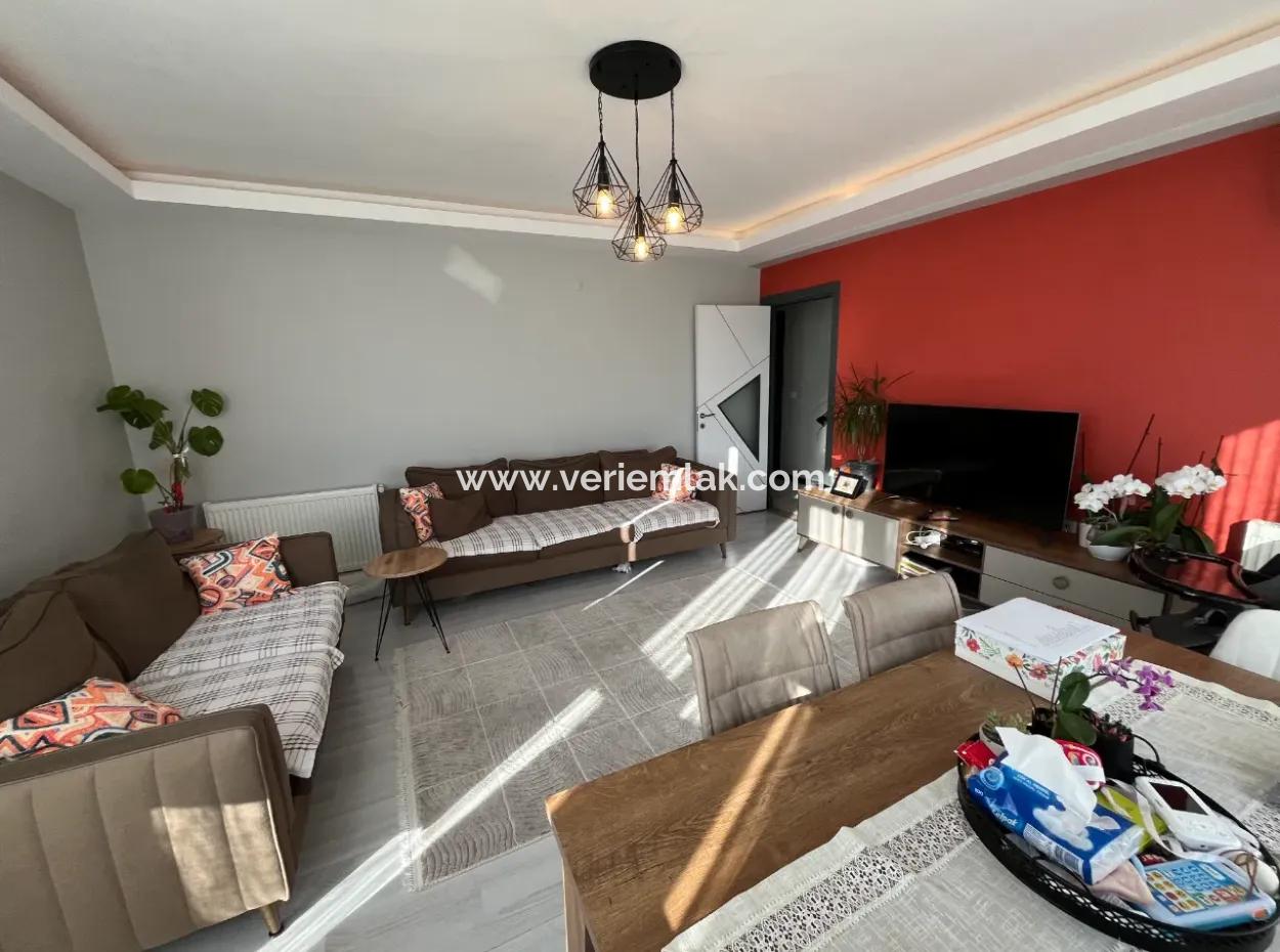 Seferihisar Necat Hepkon Mahallesi’nde Havuzlu Site İçerisinde Satılık 3+1 Daire