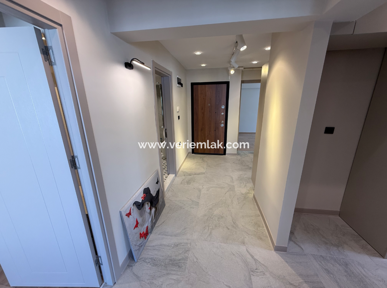 Basın Sitesinde Caddeye Yakın Köşe Ara Kat Full Tadilatlı Daire