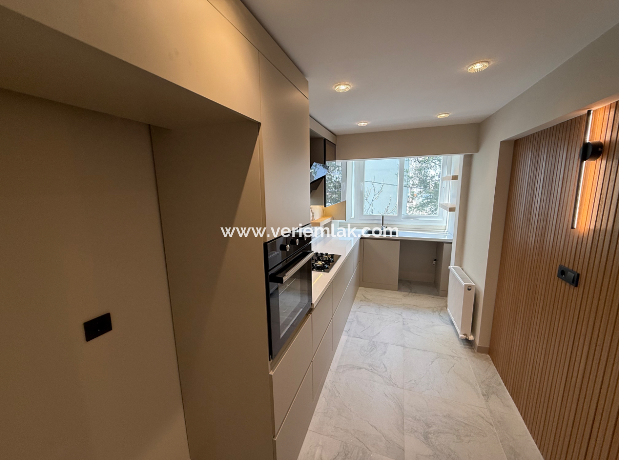 Basın Sitesinde Caddeye Yakın Köşe Ara Kat Full Tadilatlı Daire