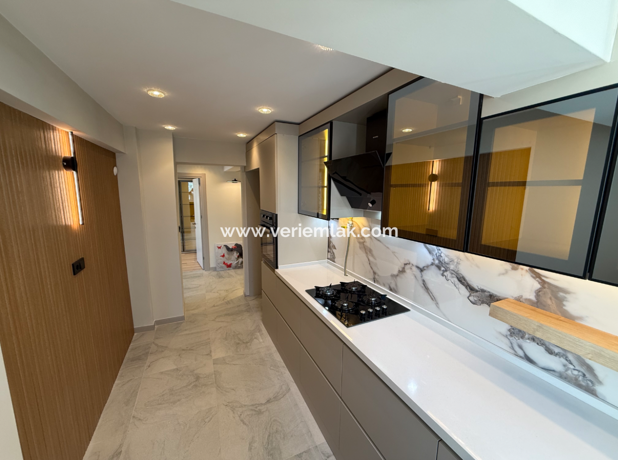 Basın Sitesinde Caddeye Yakın Köşe Ara Kat Full Tadilatlı Daire