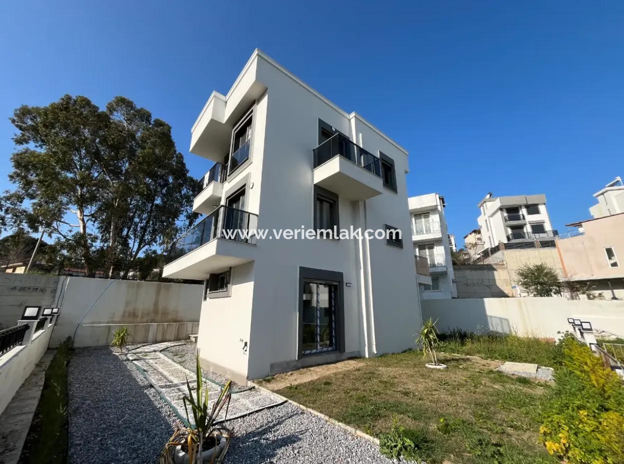 Akarca’da Plajlı Site İçerisinde Ultra Lüks Müstakil Villa