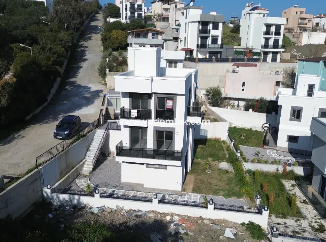 Akarca’da Plajlı Site İçerisinde Ultra Lüks Müstakil Villa