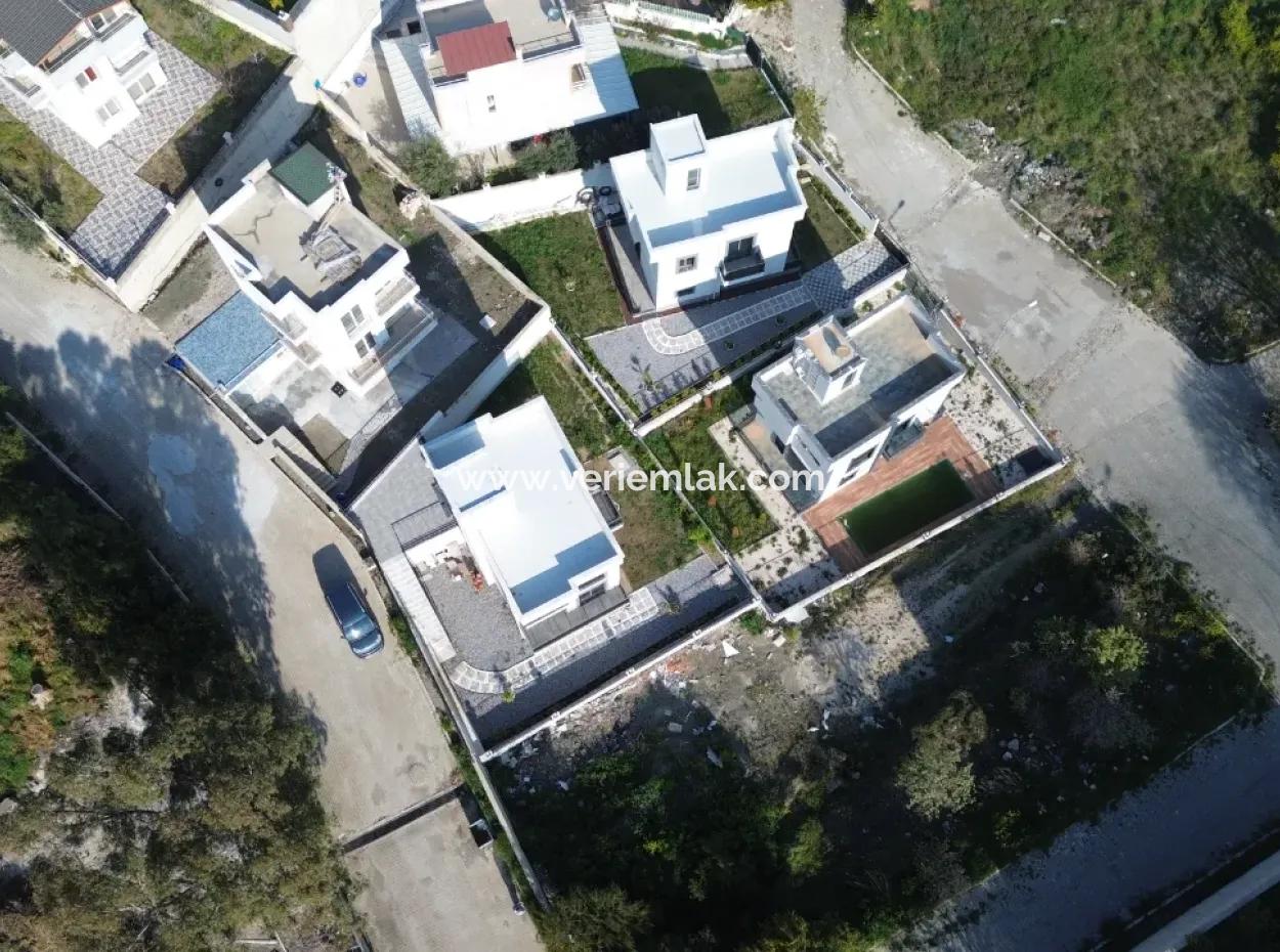Akarca’da Plajlı Site İçerisinde Ultra Lüks Müstakil Villa