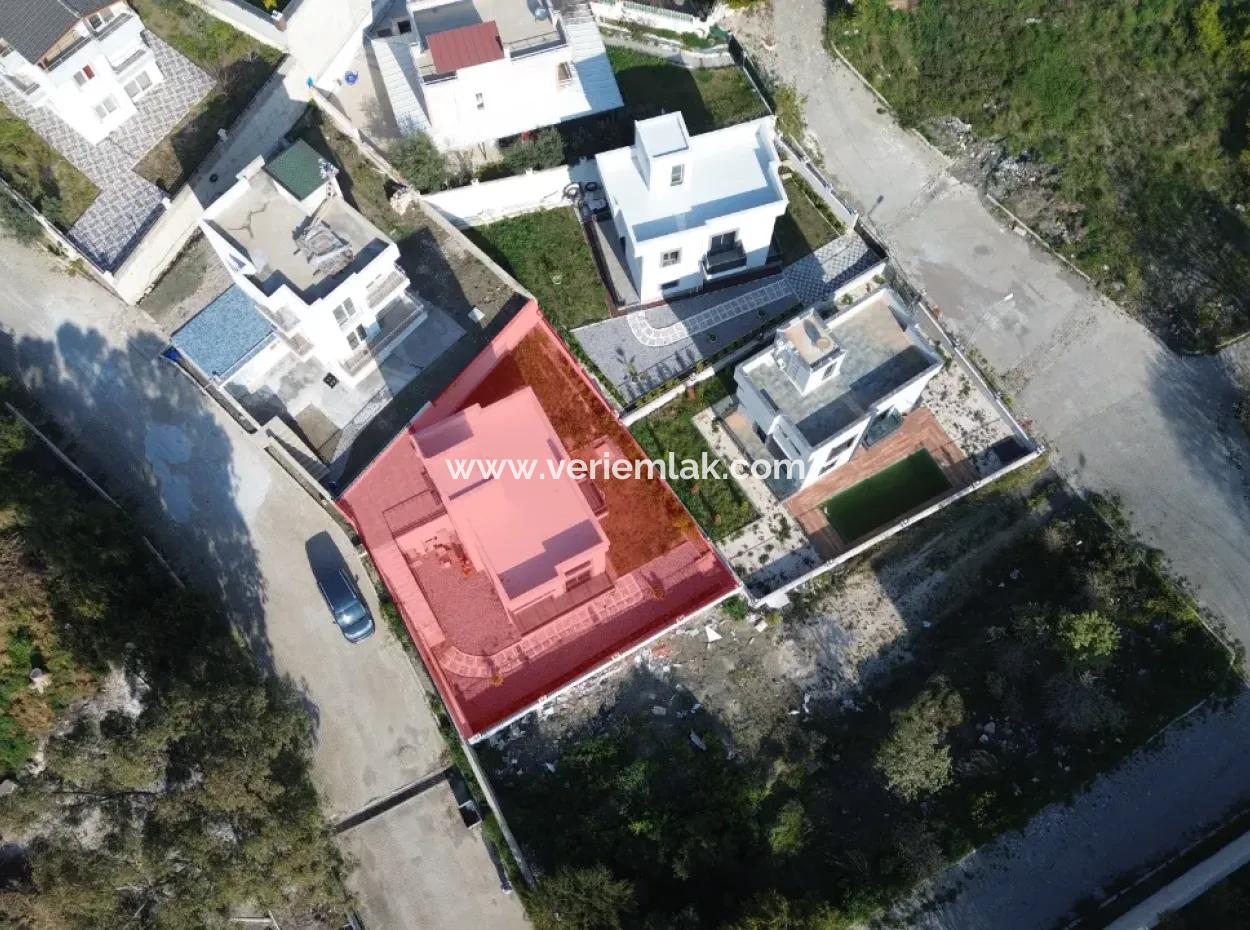 Akarca’da Plajlı Site İçerisinde Ultra Lüks Müstakil Villa