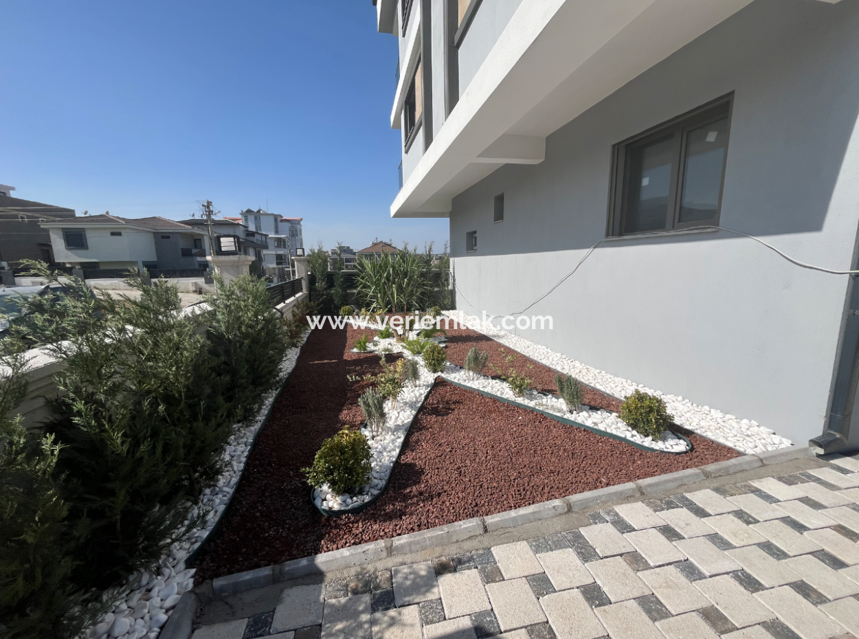 Seferihisar Çolakibrahimbey Mahallesi’nde Bahçe Kullanımlı Sıfır 1+1 Daire