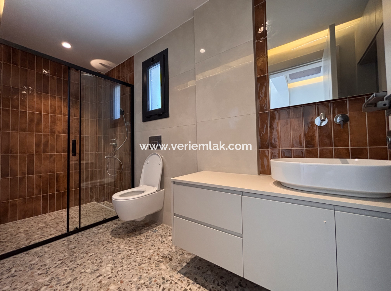 Seferihisar Tepecik Mah Butik Site İçerisinde Satılık 3+1 Villa