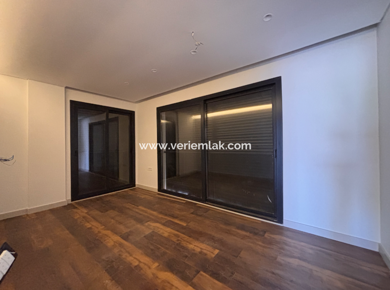 Seferihisar Tepecik Mah Butik Site İçerisinde Satılık 3+1 Villa