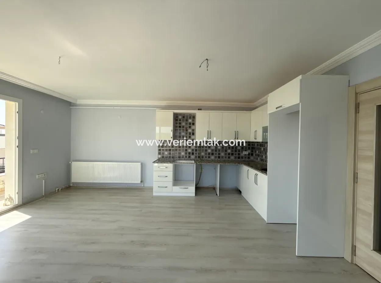 Seferihisar Çolakibrahimbey Mahallesi’nde Kiralık Ferah 1+1 Daire