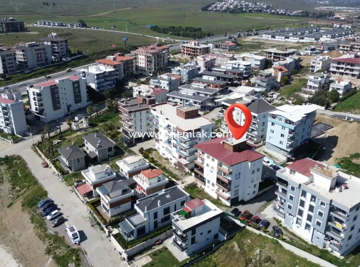Seferihisar Çolakibrahimbey Mahallesi’nde Kiralık Ferah 1+1 Daire
