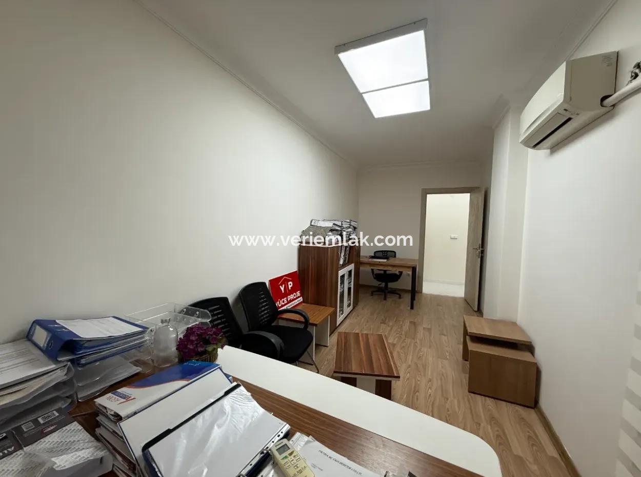 Seferihisar Pazaryeri’nde Merkezi Konumda, Genç Binada Satılık 2+1 Daire