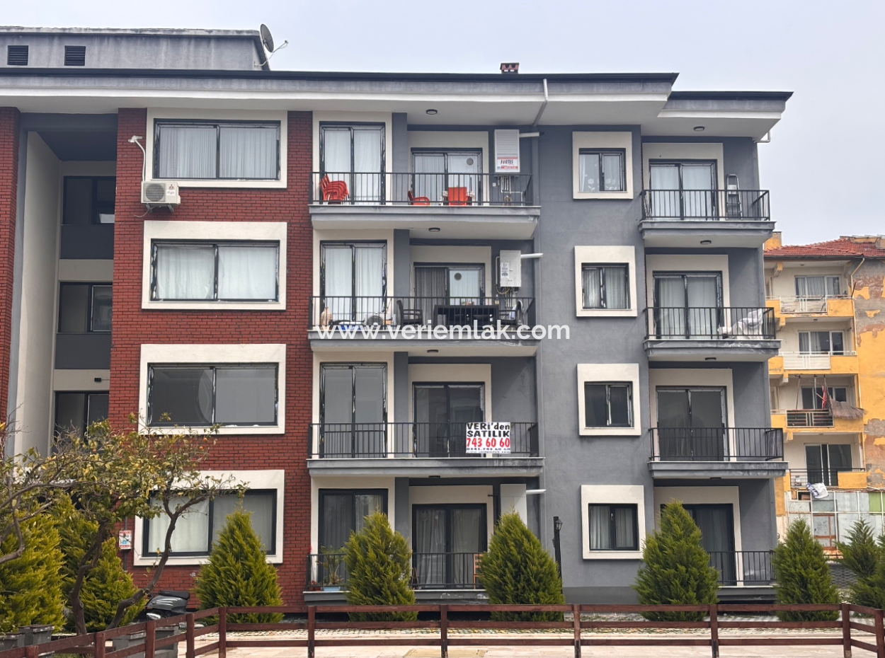 Seferihisar Havuzlu Site İçerisinde Kapalı Mutfak Satılık 3+1 Daire