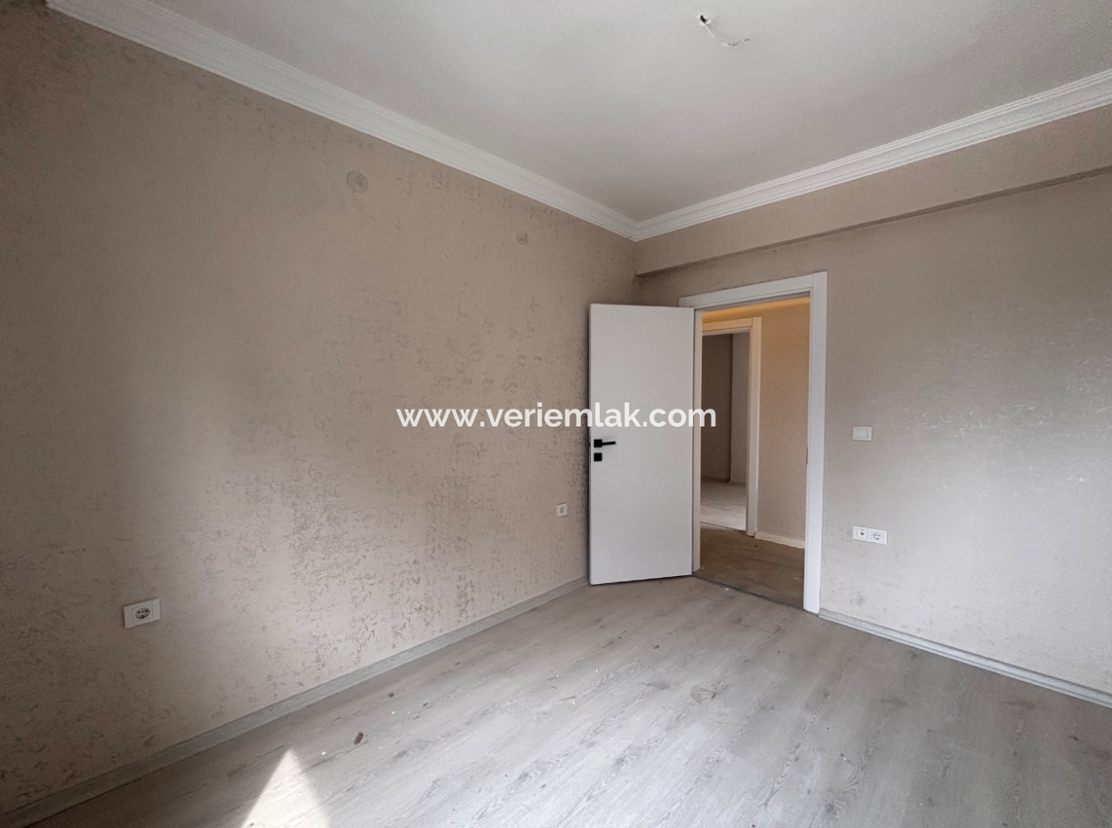 Seferihisar Havuzlu Site İçerisinde Kapalı Mutfak Satılık 3+1 Daire