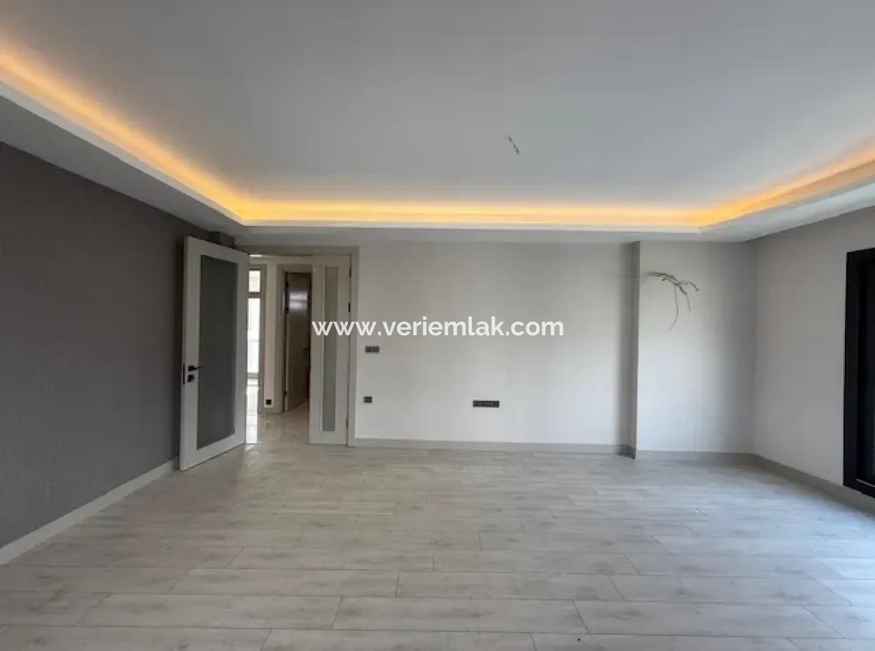 Seferihisar Camikebir Mahallesi’nde Ultra Lüks 2+1 Satılık Daire