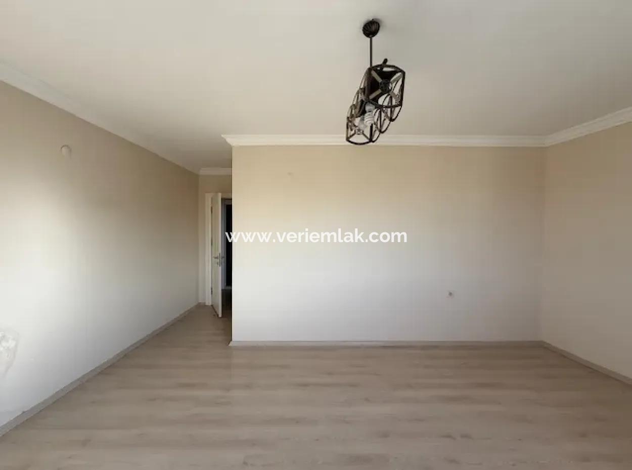 Seferihisar Merkez’de Kiralık 2+1 Daire – Kaçırılmayacak Fırsat!