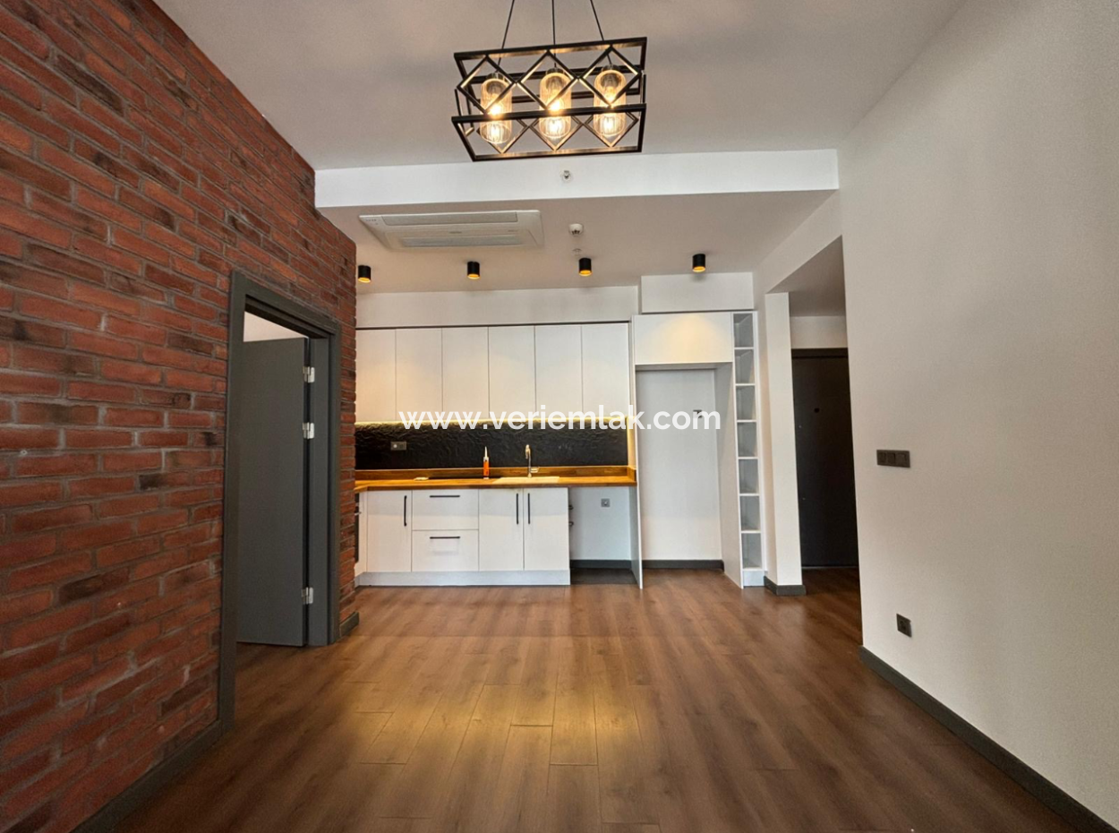 Bornova Yaşar Üniversitesi Yakını 80M2 2+1 Kış Bahçeli Lüks Kiralık Daire!