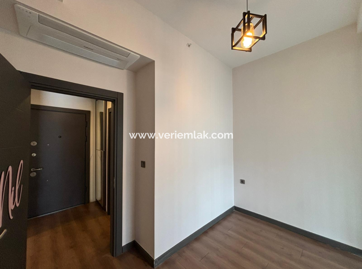 Bornova Yaşar Üniversitesi Yakını 80M2 2+1 Kış Bahçeli Lüks Kiralık Daire!