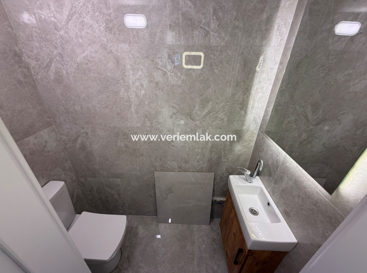 Göztepe Susuz Dede'de Full Tadilatlı Ara Kat Köşe