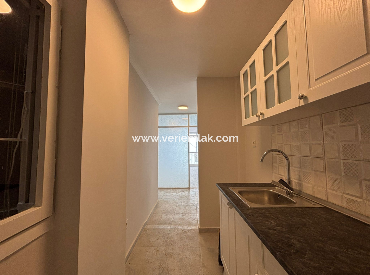 Alsancak Talatpaşa Bulvarında 1+1 4.Kat Kiralık Daire!