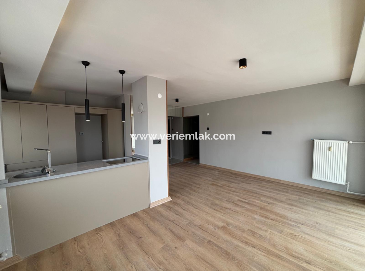 Alsancak Aliçetinkaya Bulvarında 3+1 Masrafsız Boş Satılık Daire